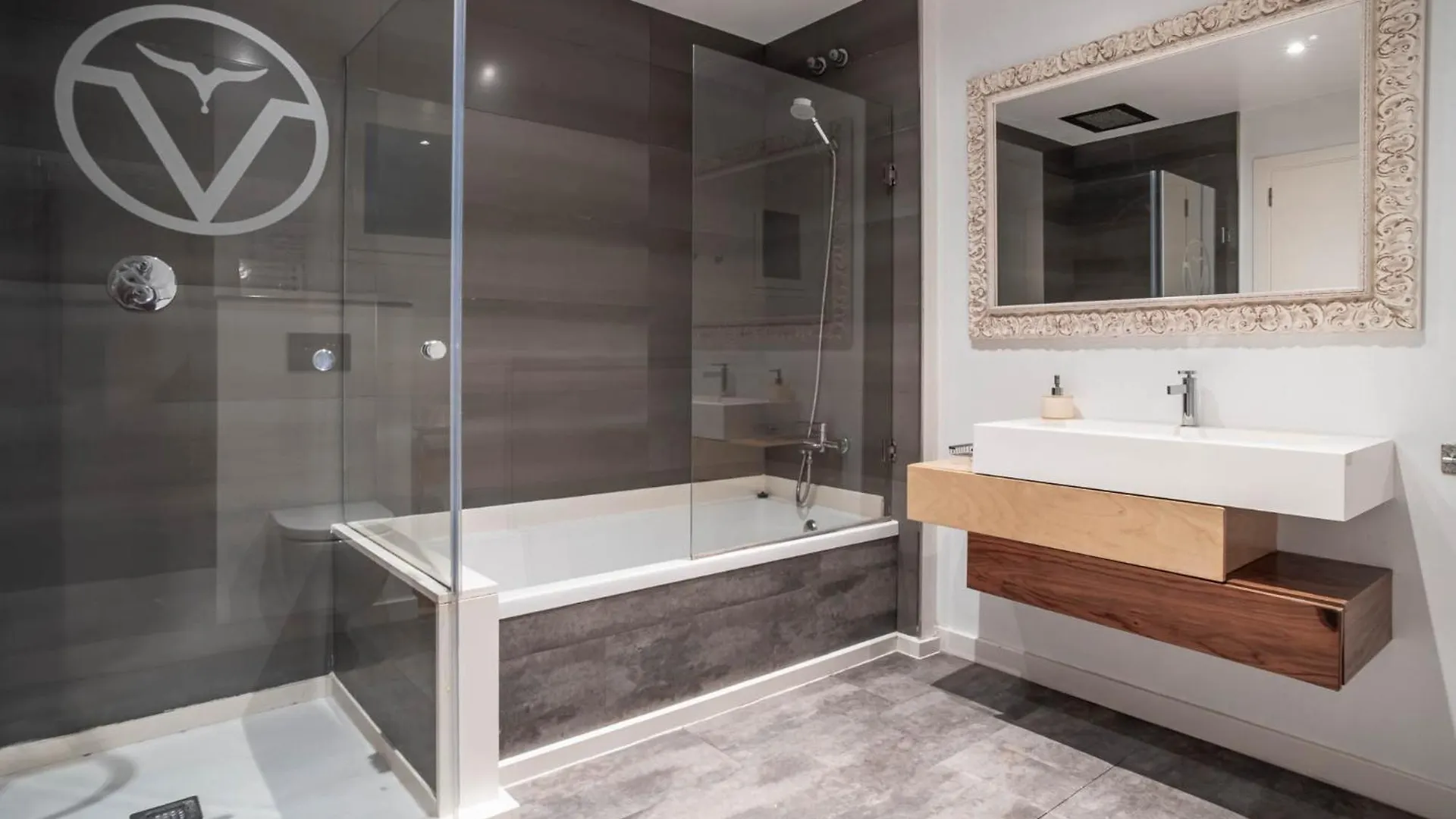 Luxury Sea View Apartment In Puerto De Alcudia Spain