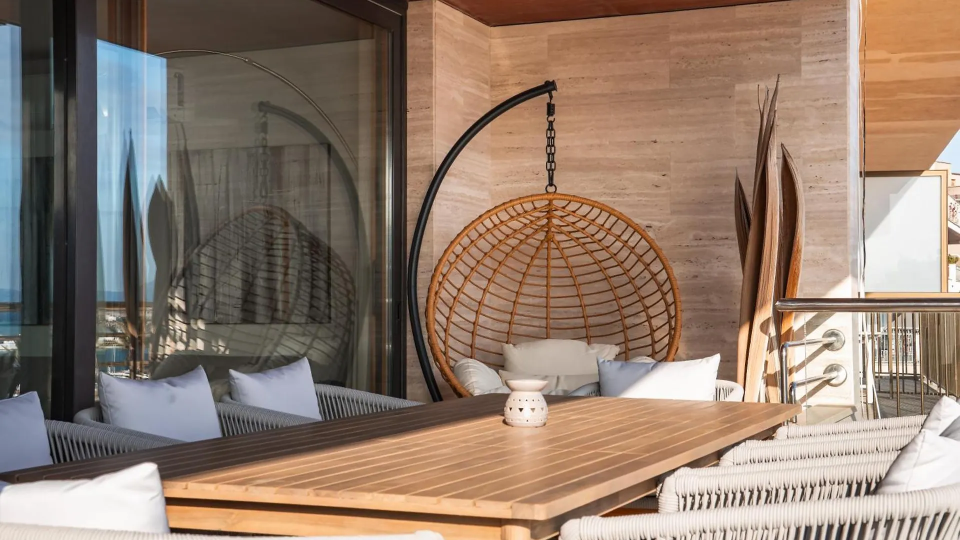 Luxury Sea View Apartment In Puerto De Alcudia